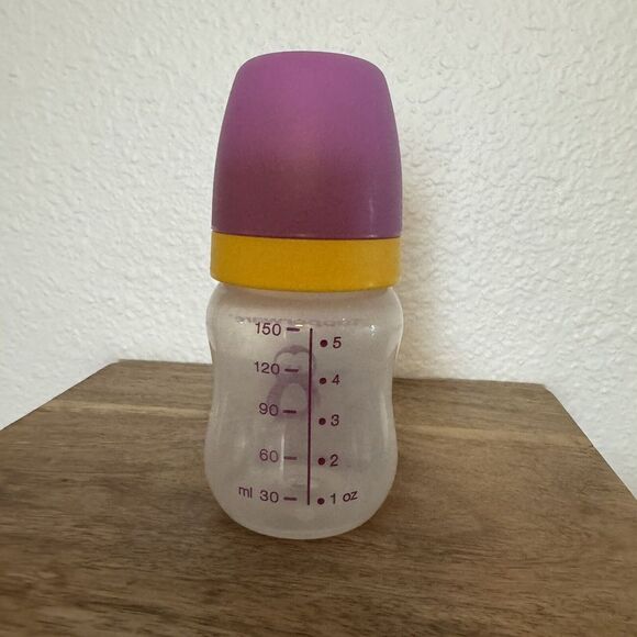 Tupperware Malaysia 5 oz. Baby Bottle Penguin - Picture 2 of 3